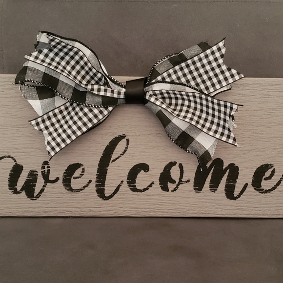 New Farmhouse Welcome Sign Decor Black White Gray Buffalo Plaid - Picture 4 of 4